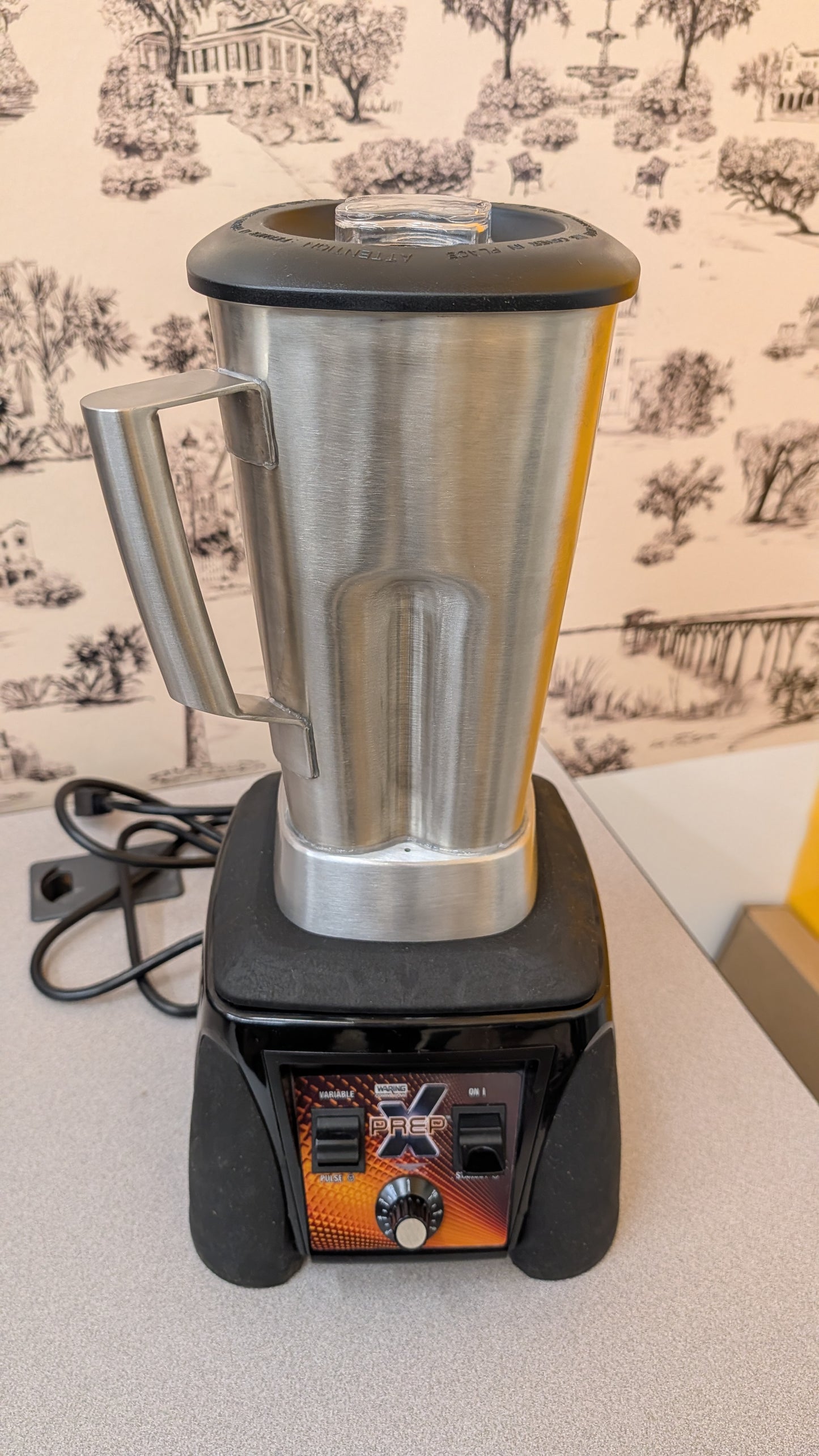 Waring Commercial MX1200XTS 3.5 HP Blender with Variable Speed Dial Speed Controls and a 64 oz. Stainless Steel Container, 120V, 5-15 Phase Plug
